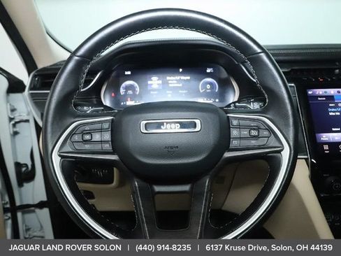 Used 2022 Jeep Grand Cherokee L Limited w/ Luxury Tech Group II AWD/4WD image 21