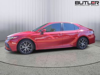Used 2021 Toyota Camry SE video 1