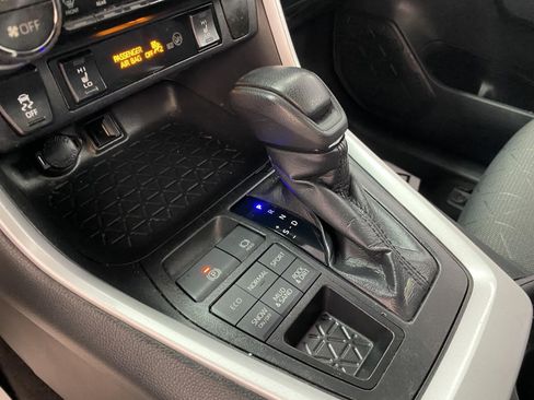 Used 2019 Toyota RAV4 XLE w/ Convenience Package AWD/4WD image 29
