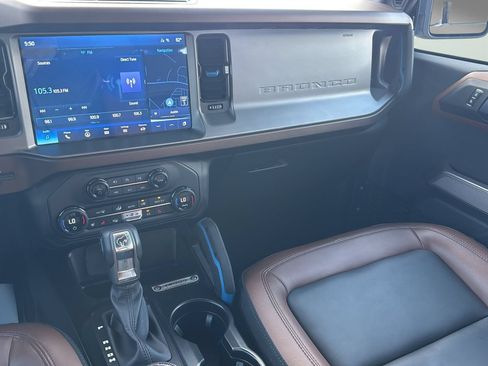Used 2023 Ford Bronco Outer Banks AWD/4WD image 19