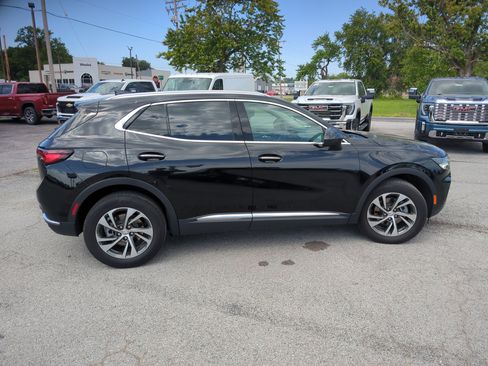 Used 2022 Buick Envision Essence w/ Safety Package image 4