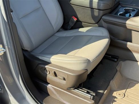 Used 2021 GMC Yukon XL SLT w/ SLT Premium Package image 19