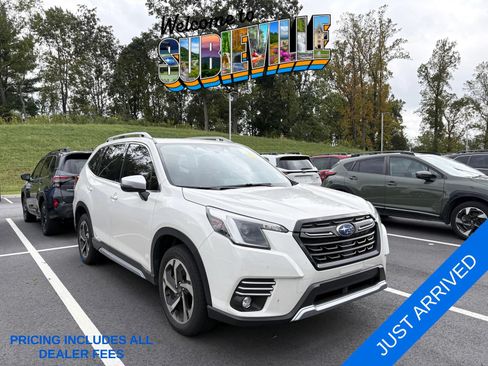 Used 2023 Subaru Forester Touring AWD/4WD image 1