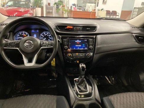 Used 2018 Nissan Rogue S FWD image 18