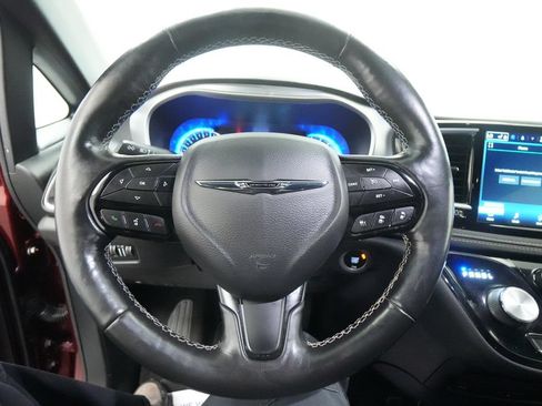 Used 2021 Chrysler Pacifica Touring-L w/ Uconnect Theater Family Group AWD/4WD image 43