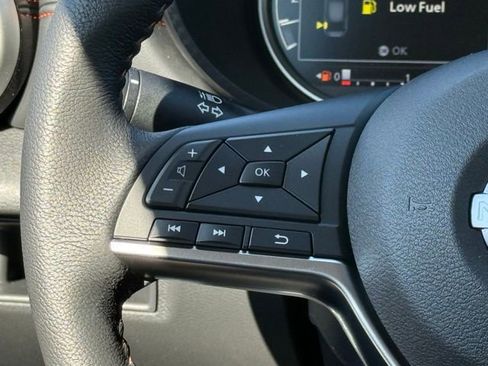 New 2025 Nissan Versa SR w/ Trunk Package image 20