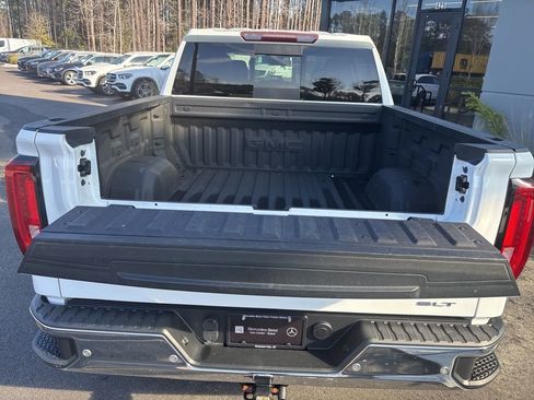 Used 2020 GMC Sierra 1500 SLT w/ SLT Premium Plus Package AWD/4WD image 16