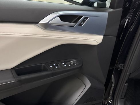 New 2026 Volkswagen Taos SE AWD/4WD image 10