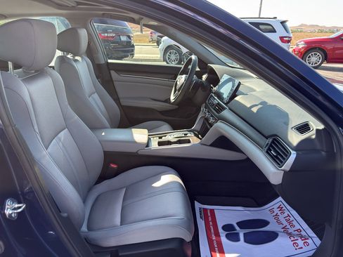 Used 2018 Honda Accord EX image 13