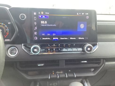 Used 2025 Chevrolet Colorado Trail Boss image 15