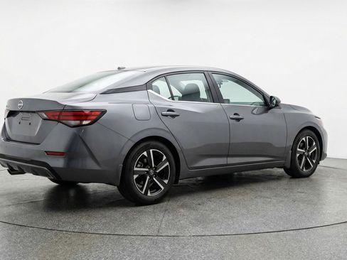 Used 2025 Nissan Sentra SV FWD image 9