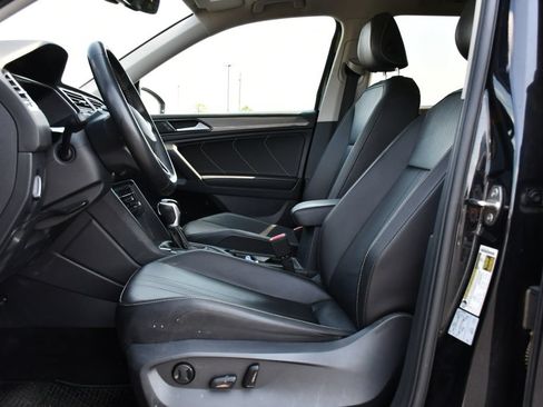 Used 2022 Volkswagen Tiguan SE FWD image 13