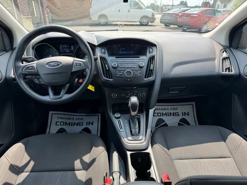 Used 2017 Ford Focus SE FWD image 38