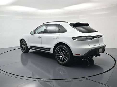 Certified 2026 Porsche Macan AWD/4WD image 3