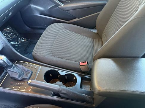 Used 2016 Volkswagen Passat 1.8T S image 34