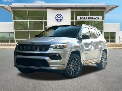 Used 2022 Jeep Compass Latitude w/ Convenience Group image 2