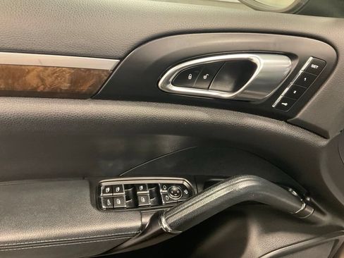 Used 2016 Porsche Cayenne AWD/4WD image 19