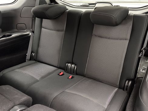 Used 2020 Nissan Pathfinder S image 23