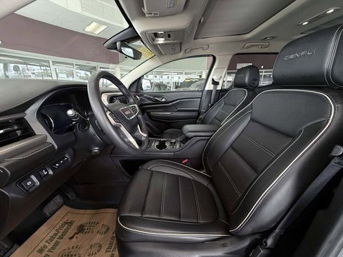 Used 2022 GMC Acadia Denali w/ Denali Ultimate Package FWD image 29