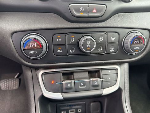 Certified 2024 GMC Terrain SLT AWD/4WD image 12