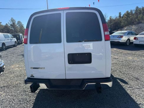 Used 2019 Chevrolet Express 2500 w/ Driver Convenience Package RWD image 6