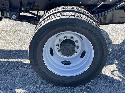 New 2026 Ford F450 XL w/ XL Chrome Package image 21