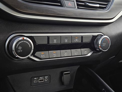 Used 2024 Nissan Altima 2.5 SV image 20