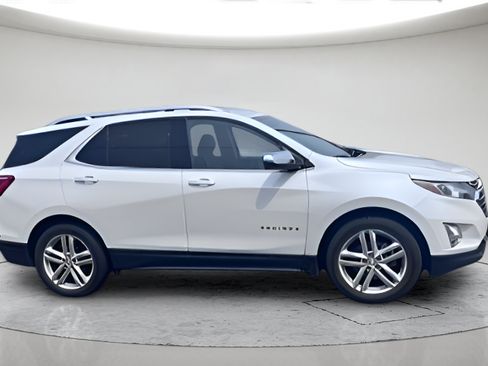 Used 2019 Chevrolet Equinox Premier AWD/4WD image 2