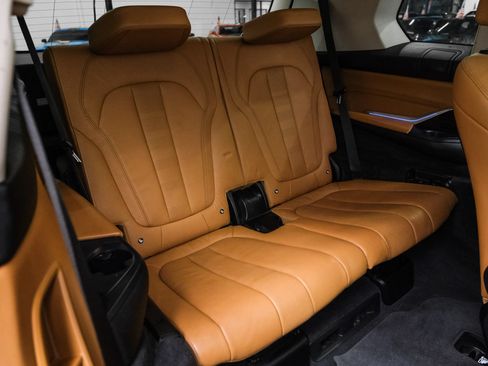 Used 2019 BMW X7 xDrive40i w/ Cold Weather Package AWD/4WD image 52