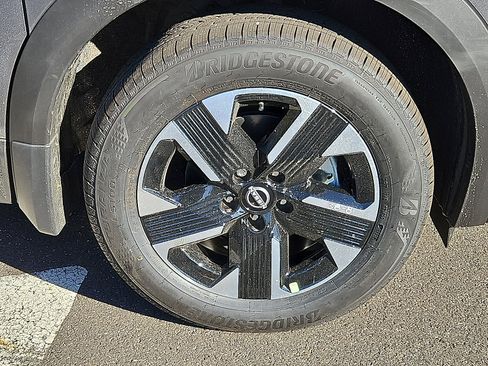 New 2026 Nissan Kicks SV w/ Charging Package image 6