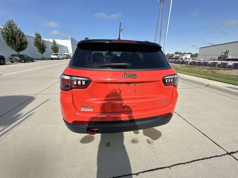 Used 2020 Jeep Compass Trailhawk w/ Cold Weather Group AWD/4WD image 12