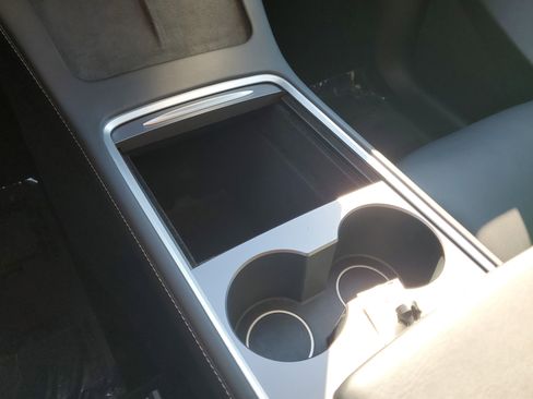 Used 2024 Tesla Model Y Long Range image 28