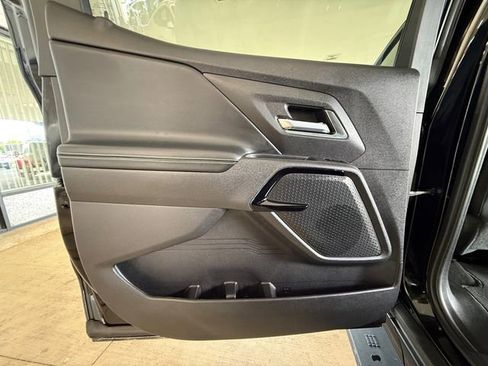 Used 2026 Chevrolet Silverado EV LT AWD/4WD image 23
