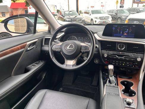Used 2021 Lexus RX 350L Premium w/ Premium Package AWD/4WD image 17