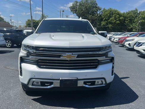 Used 2019 Chevrolet Silverado 1500 High Country w/ Technology Package AWD/4WD image 2