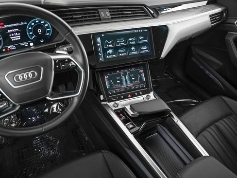 Used 2024 Audi Q8 e-tron Premium Plus AWD/4WD image 17