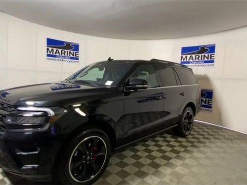Used 2023 Ford Expedition Limited image 6