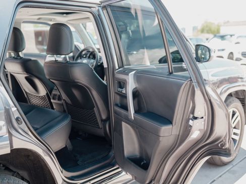 Used 2018 Toyota 4Runner Limited AWD/4WD image 15