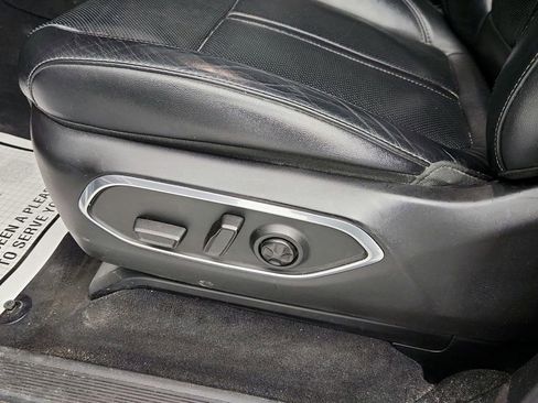 Used 2023 Jeep Wagoneer 4WD w/ Premium Group I image 12