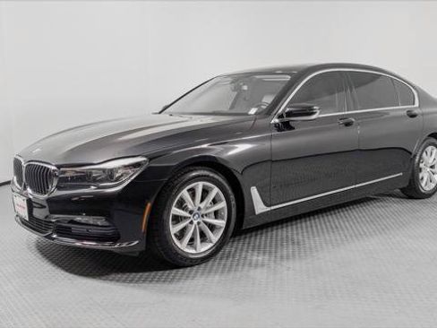 Used 2017 BMW 740i RWD image 2