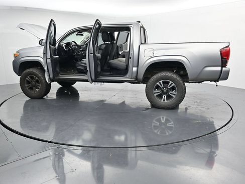 Used 2019 Toyota Tacoma SR w/ SR Convenience Package RWD image 28