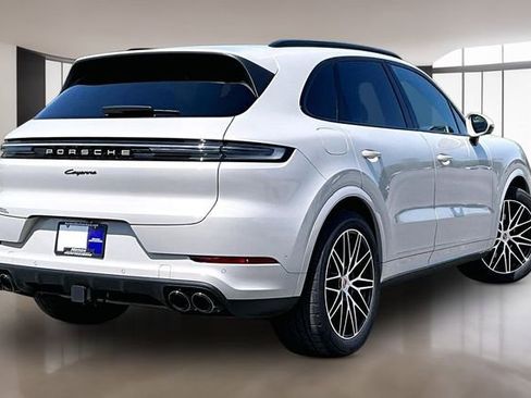 Used 2026 Porsche Cayenne AWD/4WD image 6