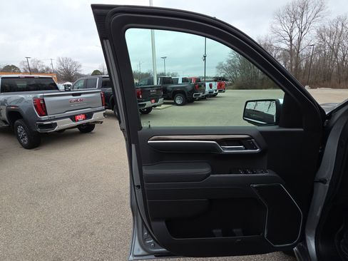New 2026 Chevrolet Silverado 1500 LT w/ Z71 Off-Road Package image 14
