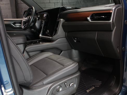 Used 2025 GMC Yukon Denali w/ Denali Reserve Package AWD/4WD image 58
