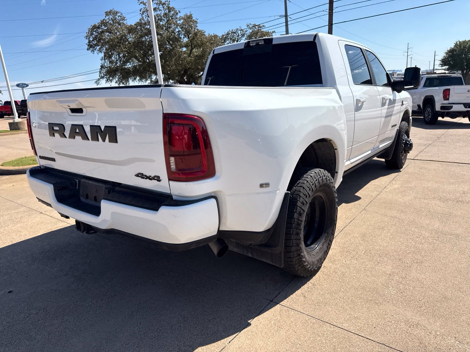 Used 2025 RAM 3500 Laramie AWD/4WD image 7