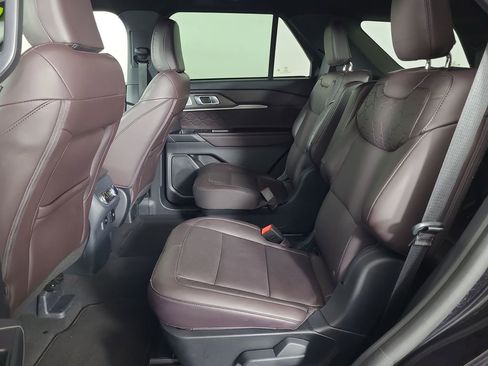Used 2025 Ford Explorer Platinum w/ LUX Leather Package image 21
