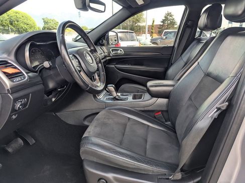 Used 2019 Jeep Grand Cherokee Laredo w/ Laredo X Package RWD image 25