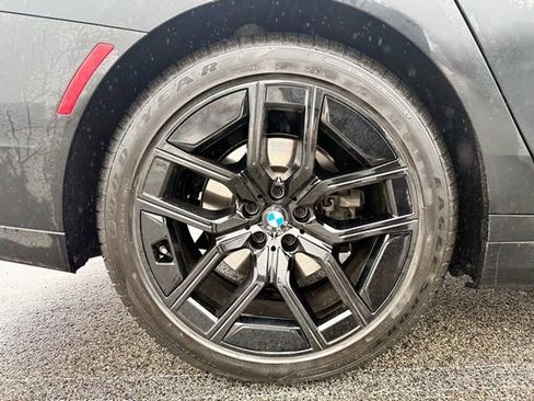 Used 2024 BMW 740i xDrive image 28