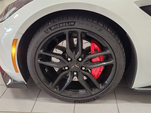 Used 2016 Chevrolet Corvette Stingray Coupe w/ 2LT Preferred Equipment Group image 5