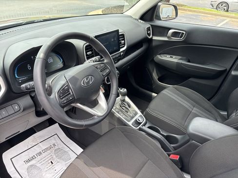 Certified 2023 Hyundai Venue SEL FWD image 10